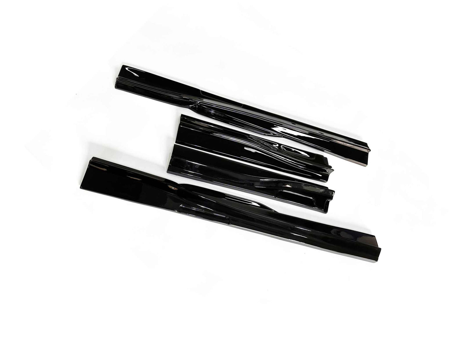 Black glossy side skirts for Mustang Mach-E made from wet carbon fiber for 2021-2025 models