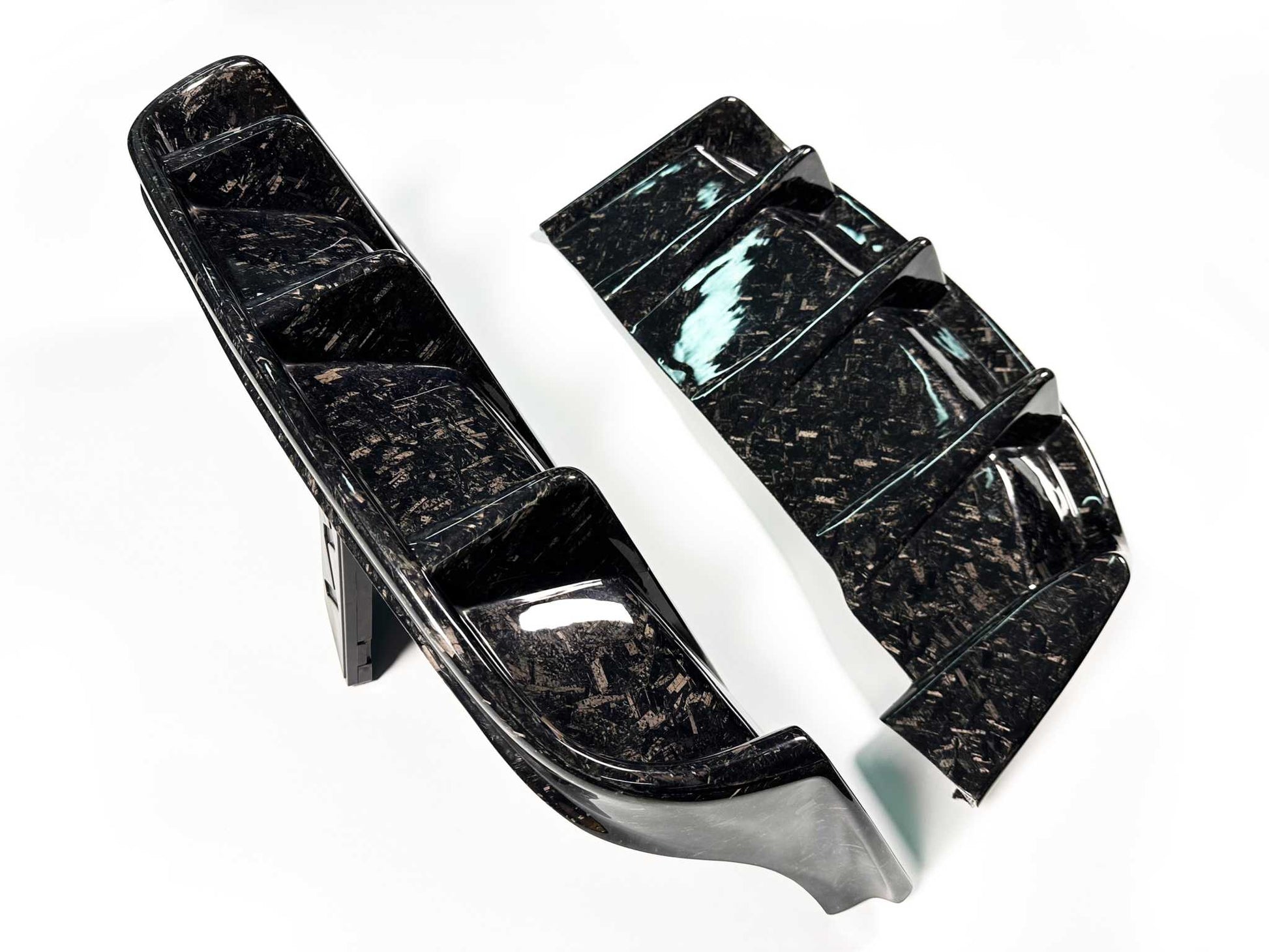 Rear diffuser for Mustang Mach-E made of high-quality wet carbon fiber with aerodynamic design