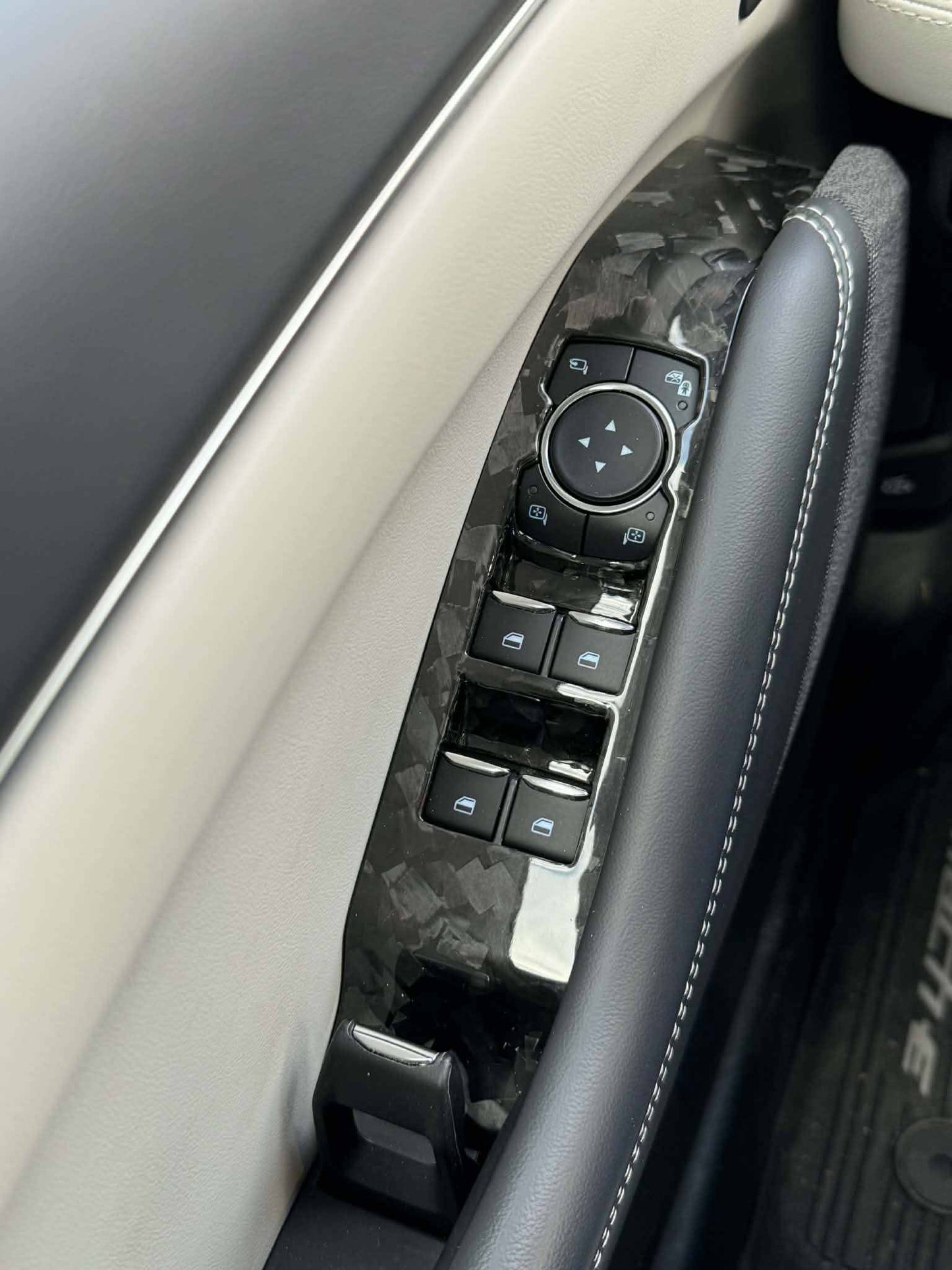 Dry carbon fiber window lifts cover for Mustang Mach-E 2021-2025 interior trim upgrade