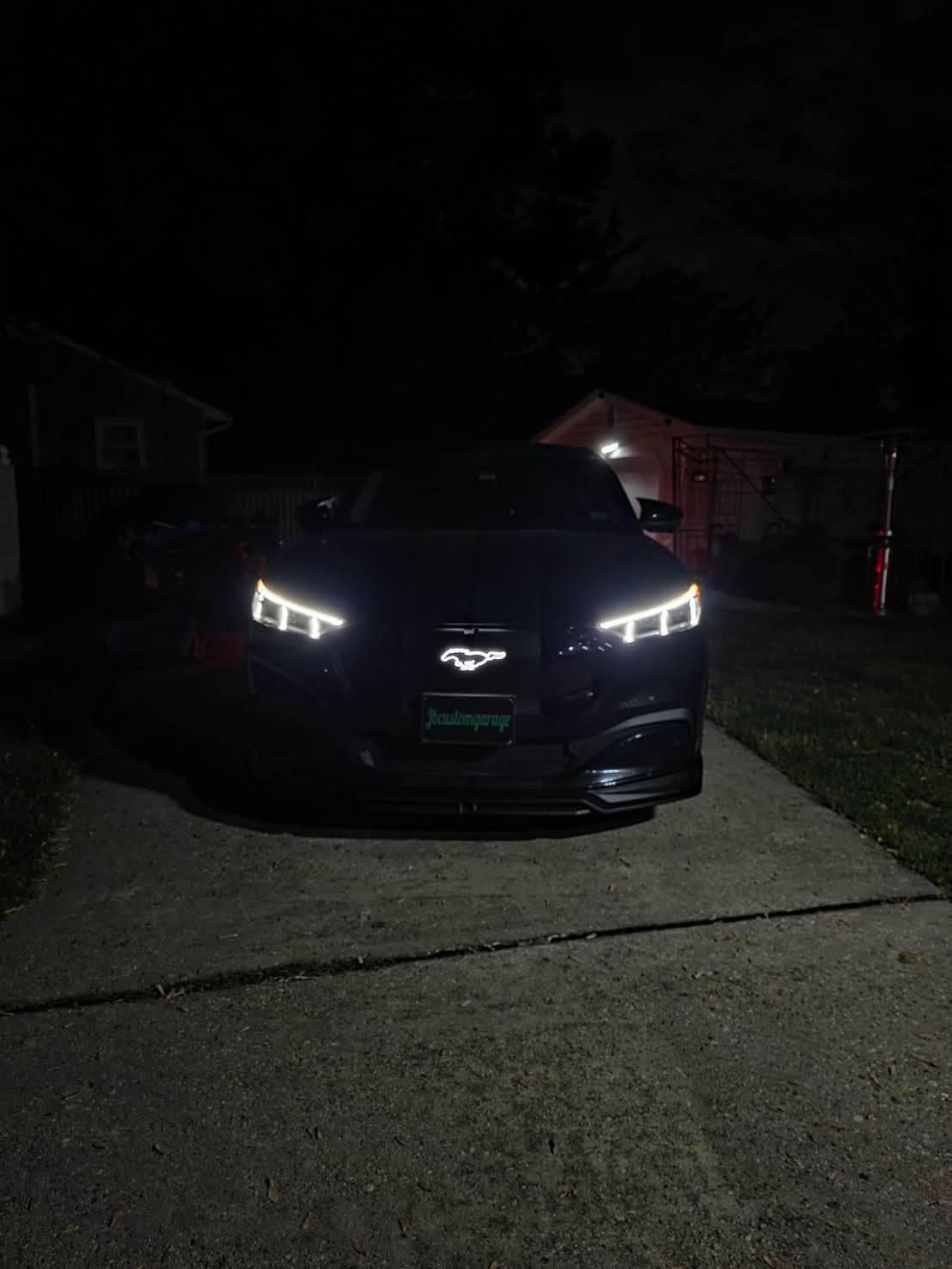 FRONT LIGHT‑UP PONY