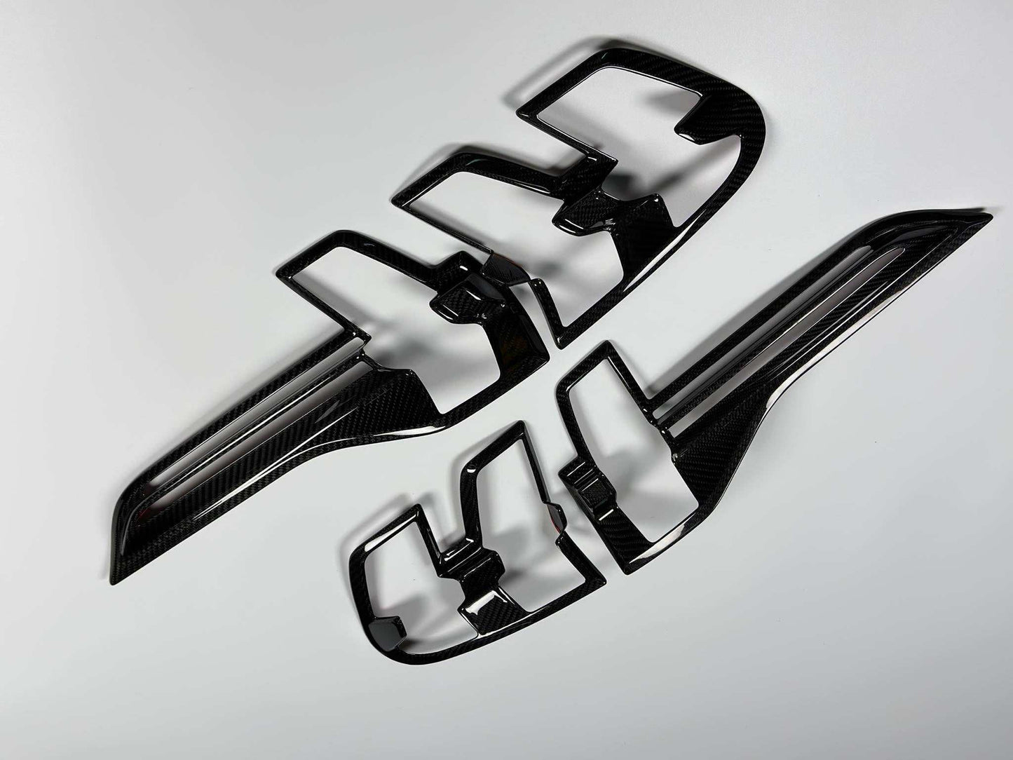 Dry carbon fiber rear lamps trim for Mustang Mach-E 2021-2025 carbon or forged carbon finish